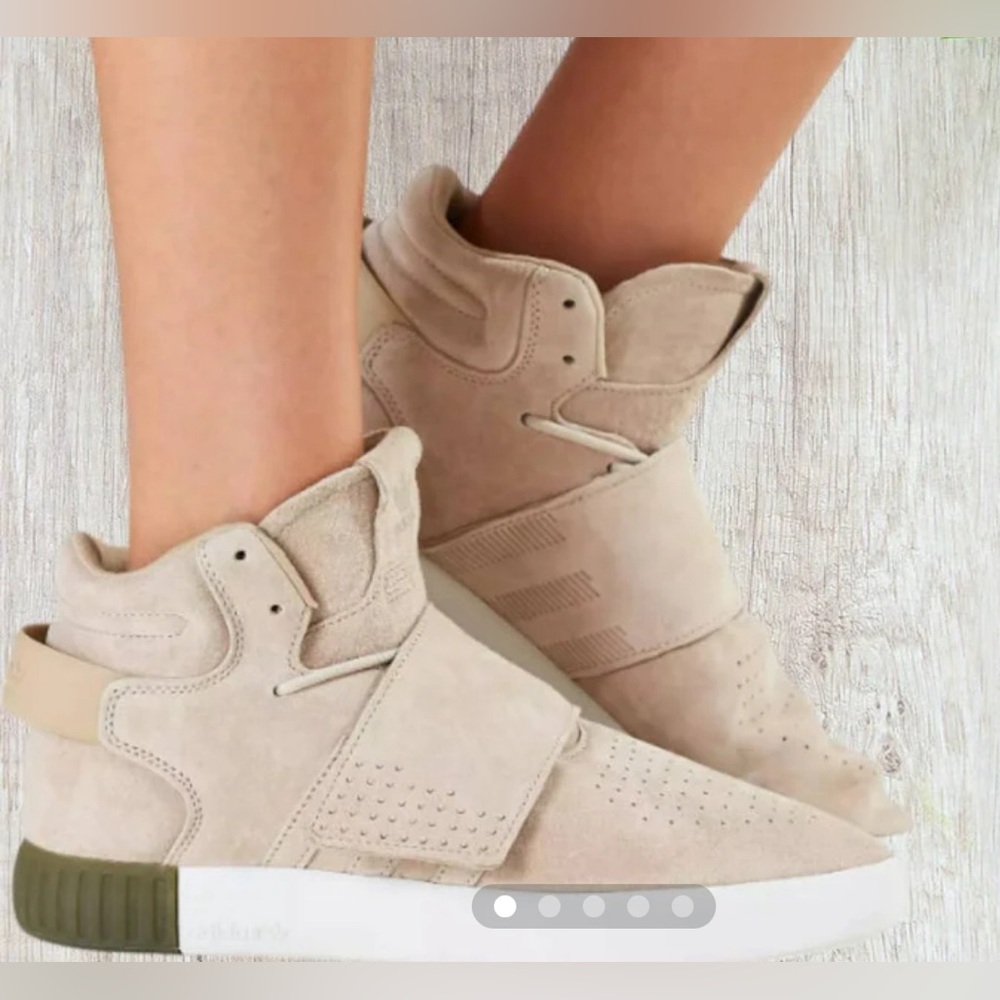 SOLD🔥Adidas Orginals Tubular Invader Strap